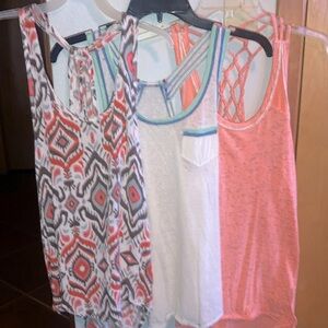 Unionbay *Lot of 3* Juniors/Misses tank tops - size Medium